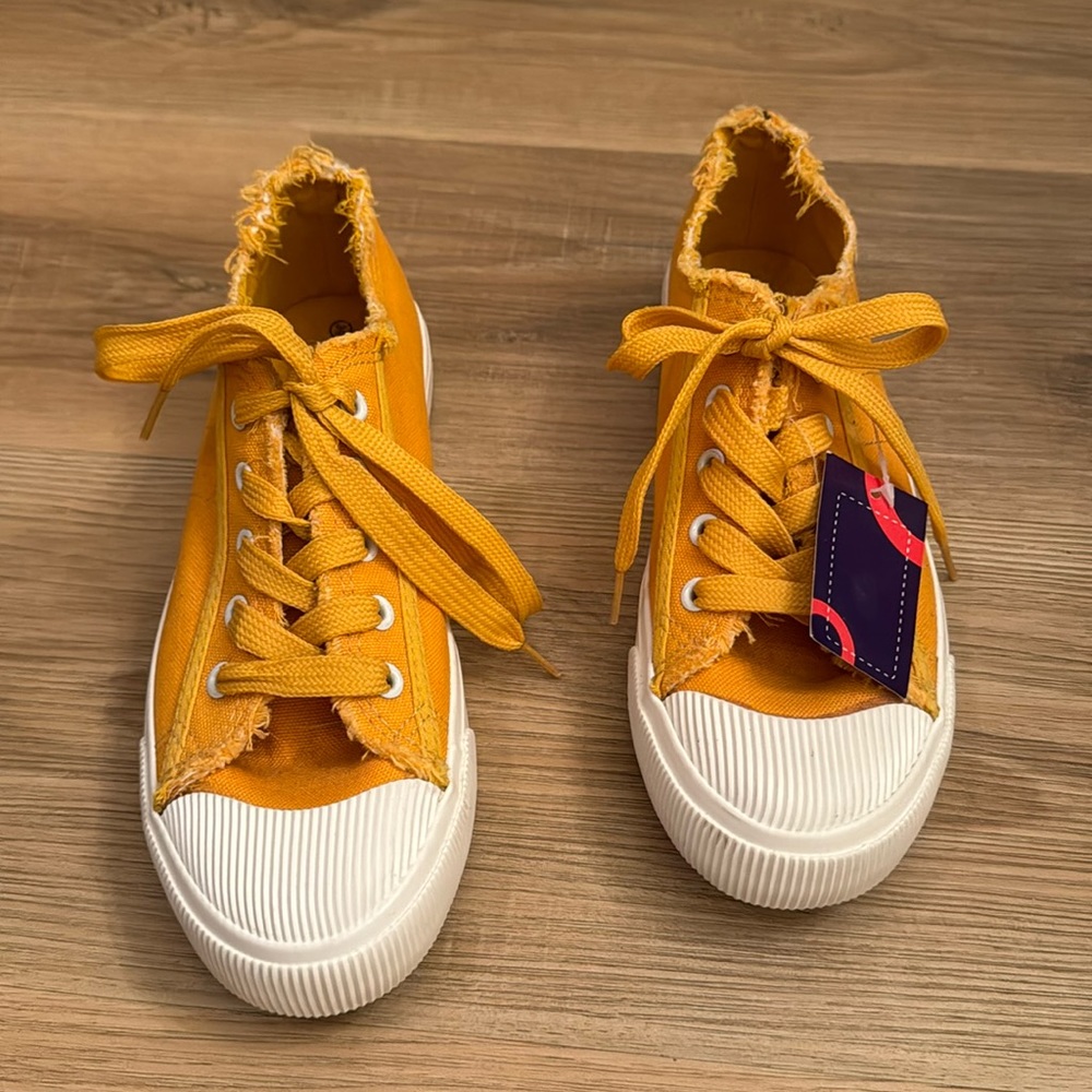 Footloose shoes